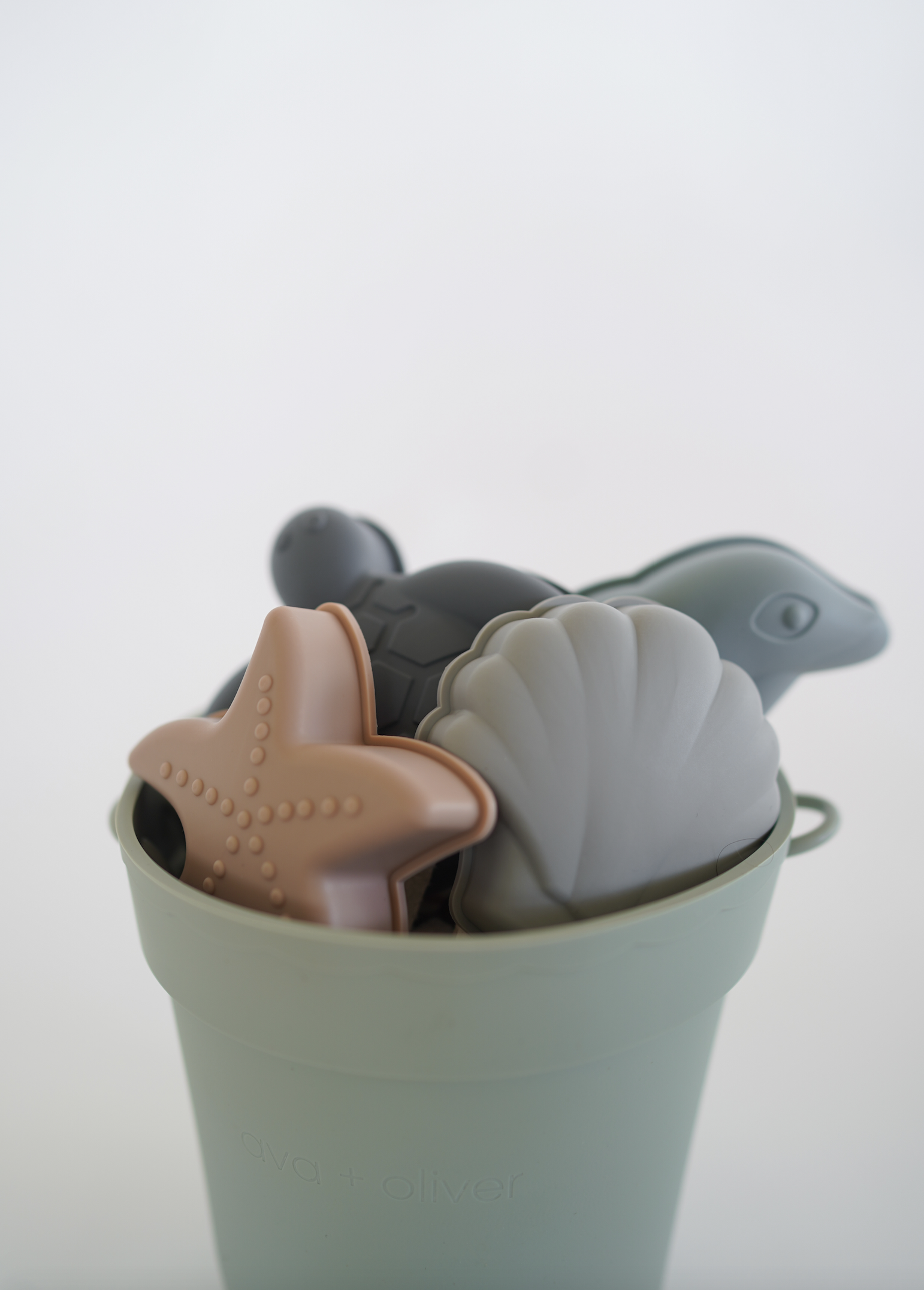 ava + oliver - Wholesale Beach/Pool Toy - Kids & Baby - Sage Green Beach Set2