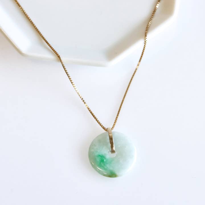 Pendentif de longévité en jadéite pour la vente par Vi Ling Designs
