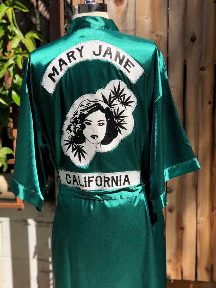 VidaKush - Wholesale Robe - Women's - Mary Jane Gang Smoking Robe