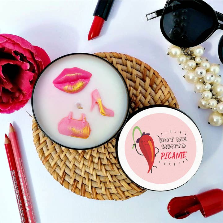 „Hoy me siento picante“/„I dag føler jeg mig sexet“ | Glad C for engroshandel hos PINK FLAMINGO CANDLE
