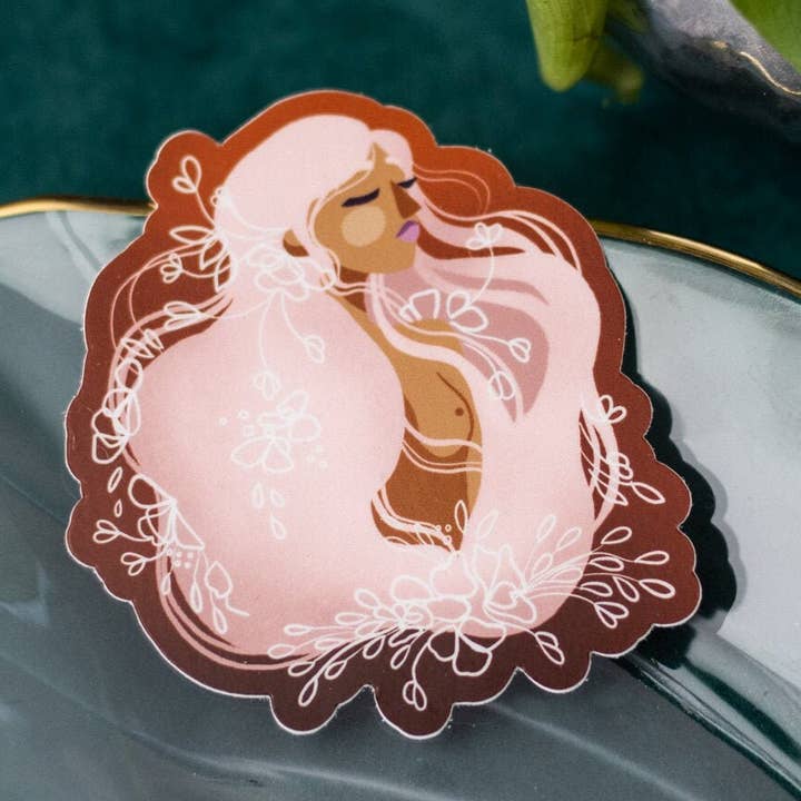 Autocollant imperméable Flower Child pour ordinateurs portables et pare-chocs pour la vente par Adria Adams Co.