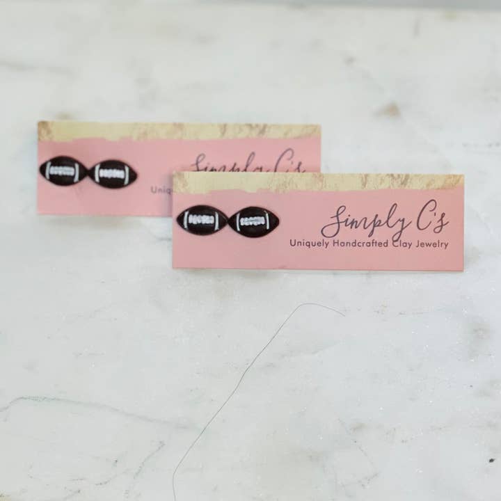 Football Studs - oorbellen van polymeer klei voor wholesale door Simply C's