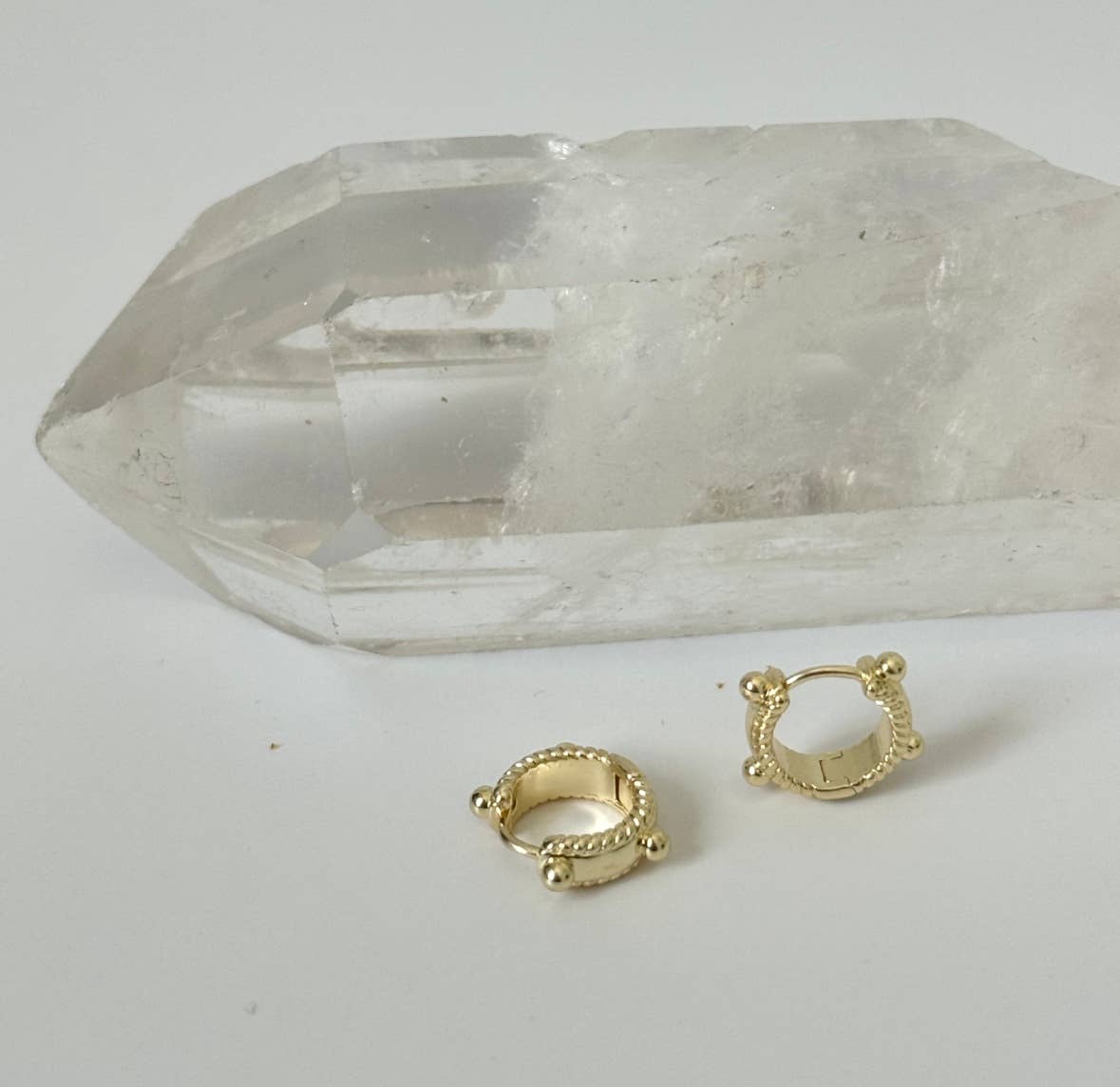 Tramps+Thieves - Wholesale Huggie Earrings - Nomi Hoops0