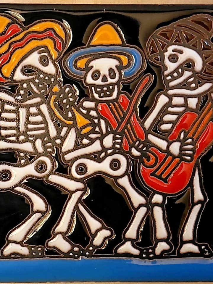 Piastrella Scheletro Musicista del Giorno dei Morti TD-28, Made in Mexico per la vendita all'ingrosso da parte di Arara Enterprises