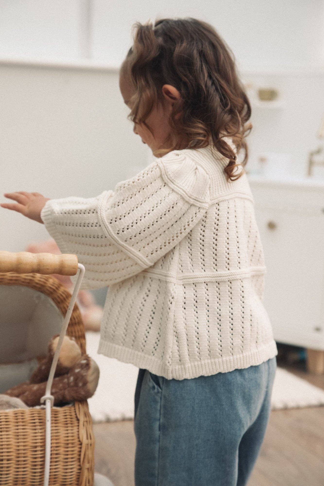 Minnie & Monty – wholesale Knitted jumper – Kids – Cream Cotton Flare Sleeve Knit Jumper2