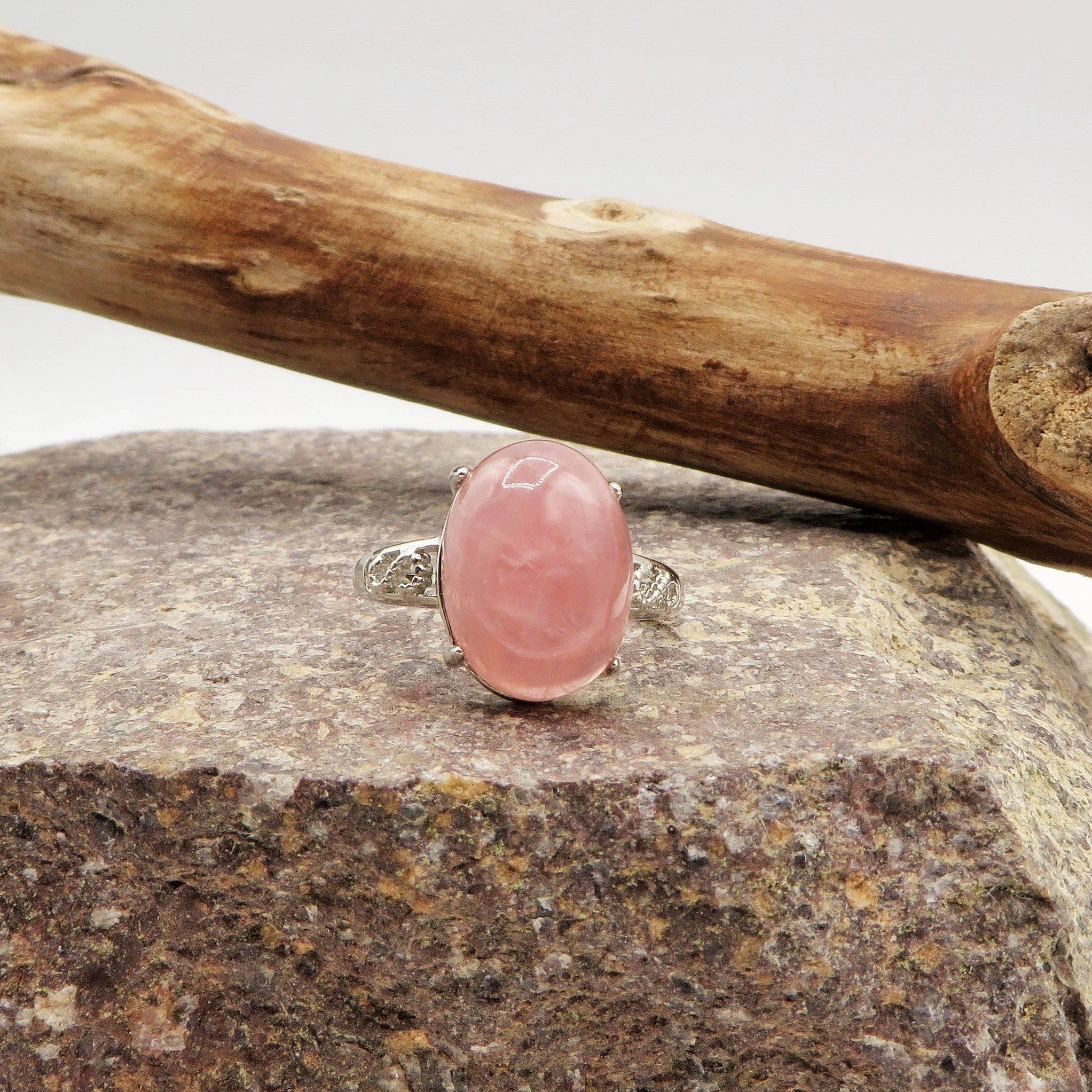 ZOYSA XL ~ Anello regolabile in QUARZO ROSA naturale for wholesale on Faire