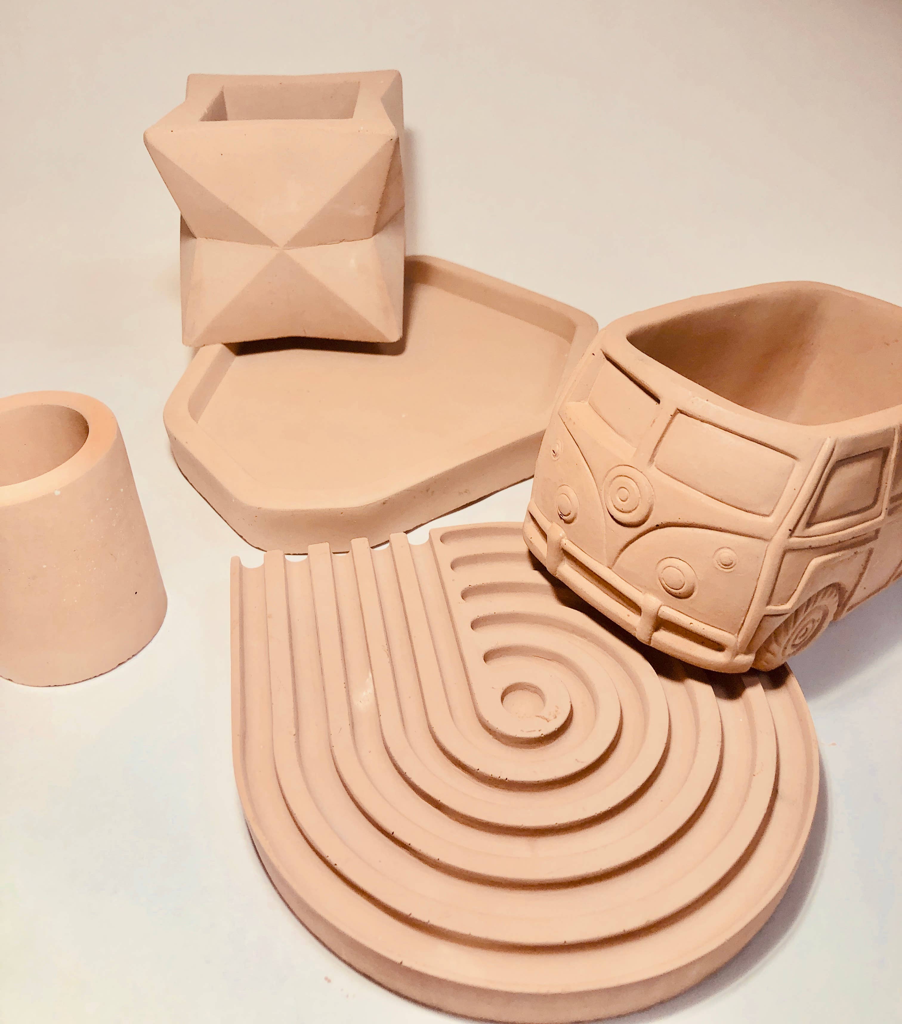 NATURAL BY HAGELSIEB - Wholesale Plant Pot - CONCRETE BUS PLANTER6