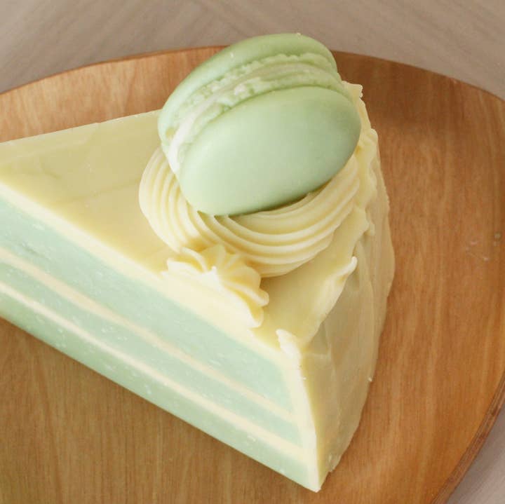 One Leaf Soap - Wholesale Bar Soap - Macaroon Soap Cake (Green Tea) 5.7oz0