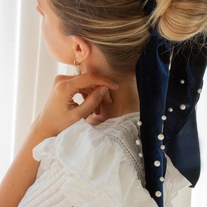 Evelyn and Rose - Venta al por mayor Coletero - Mujer - Coletero con lazo de perlas de terciopelo azul marino1