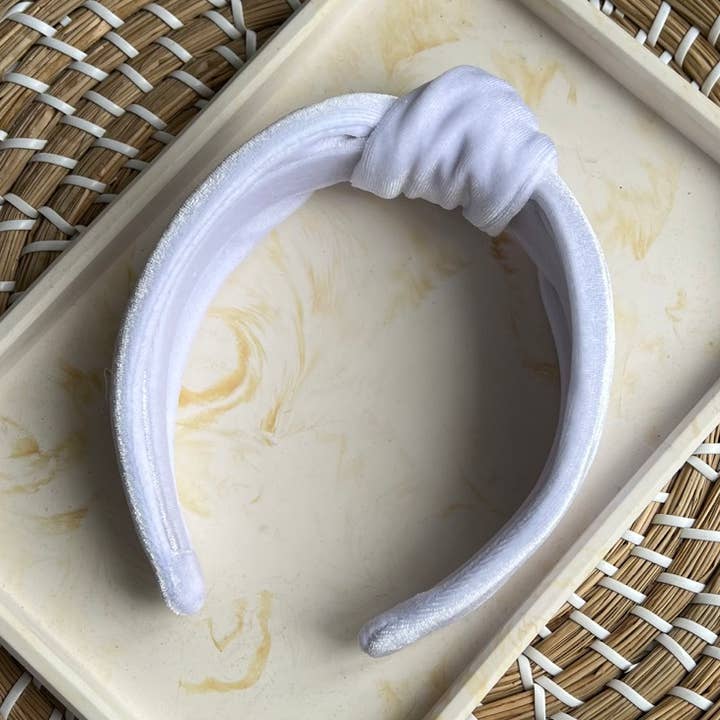 Vit sammet knutet Pannband för wholesale av createdbyMishka