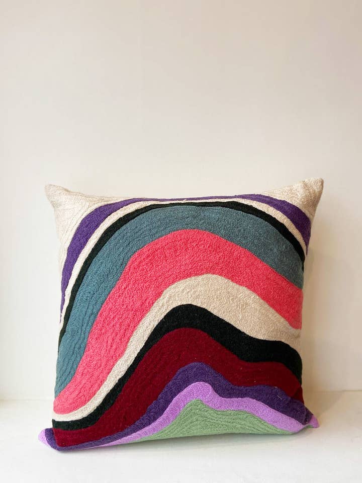 Housse de coussin Terrain Reworked pour la vente par House of Roya Ltd