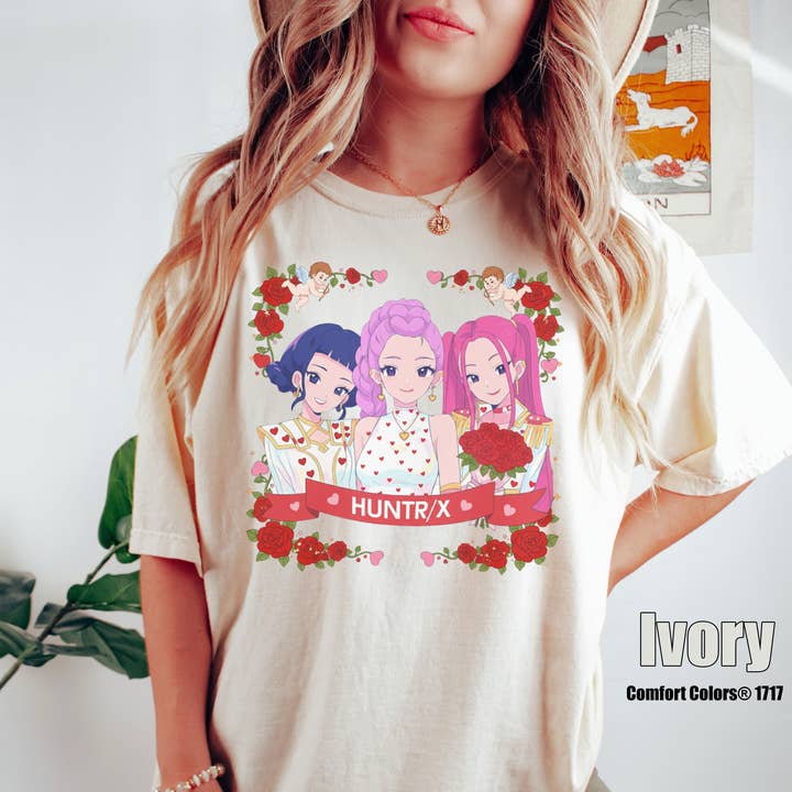 Huntri x Mira, Rumi, Zoey Fan Confort Couleurs T-shirt & Pull pour la vente par Glaime