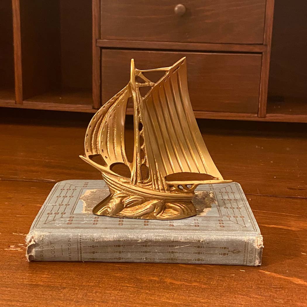 Madison Bay Co. - Historical Home Decor Reproductions - Wholesale Paper Weight - Antiqued Brass Sloop Sailboat Paperweight, 4-3/4”1