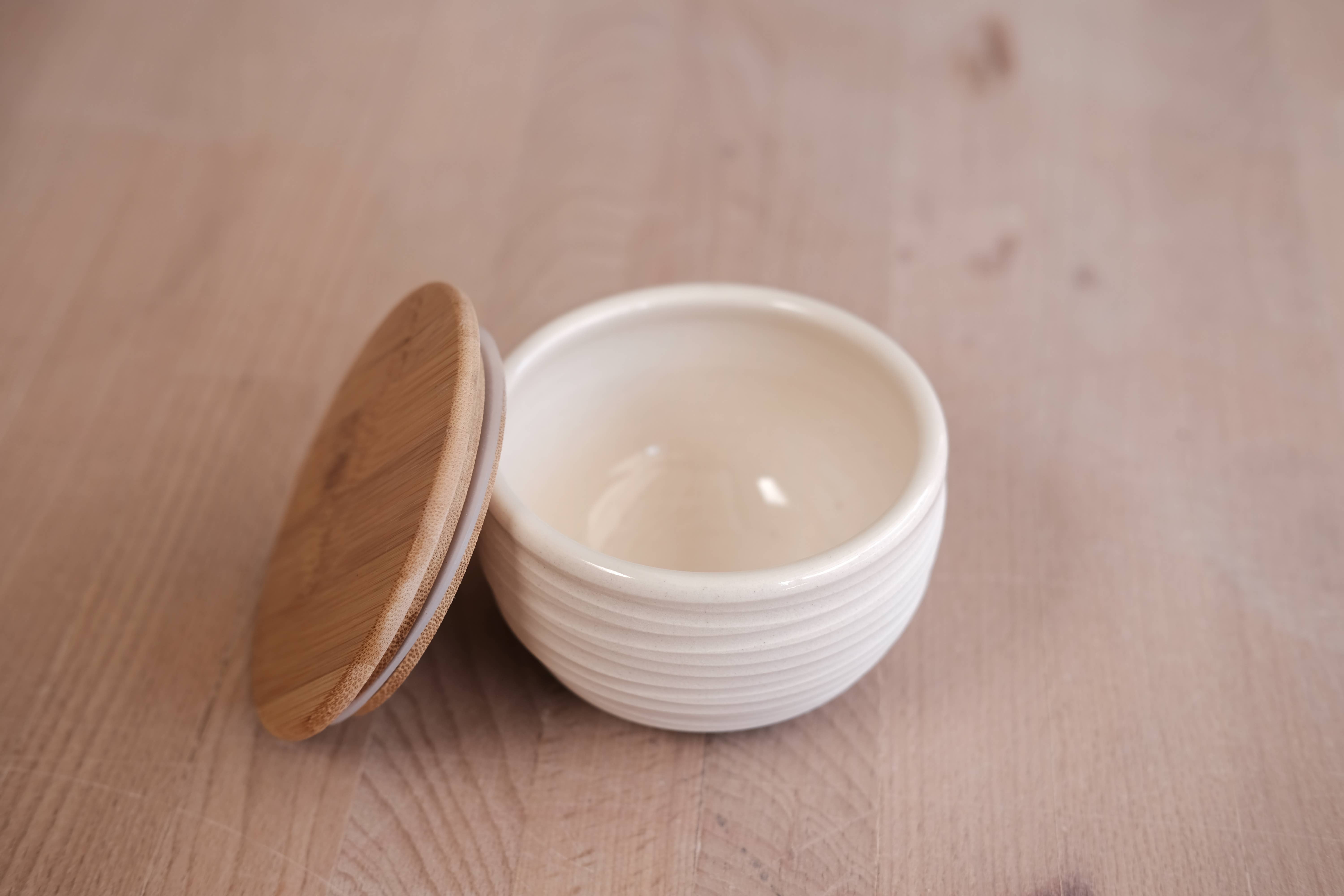 FHAR Studio - Wholesale Salt & Pepper Shaker Set - dune - salt cellar with bamboo lid - handmade porcelain3