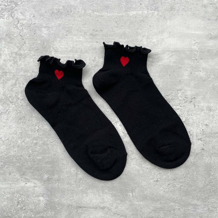 Tiepology - Wholesale Socks - Women's - Ivory red Heart Socks
