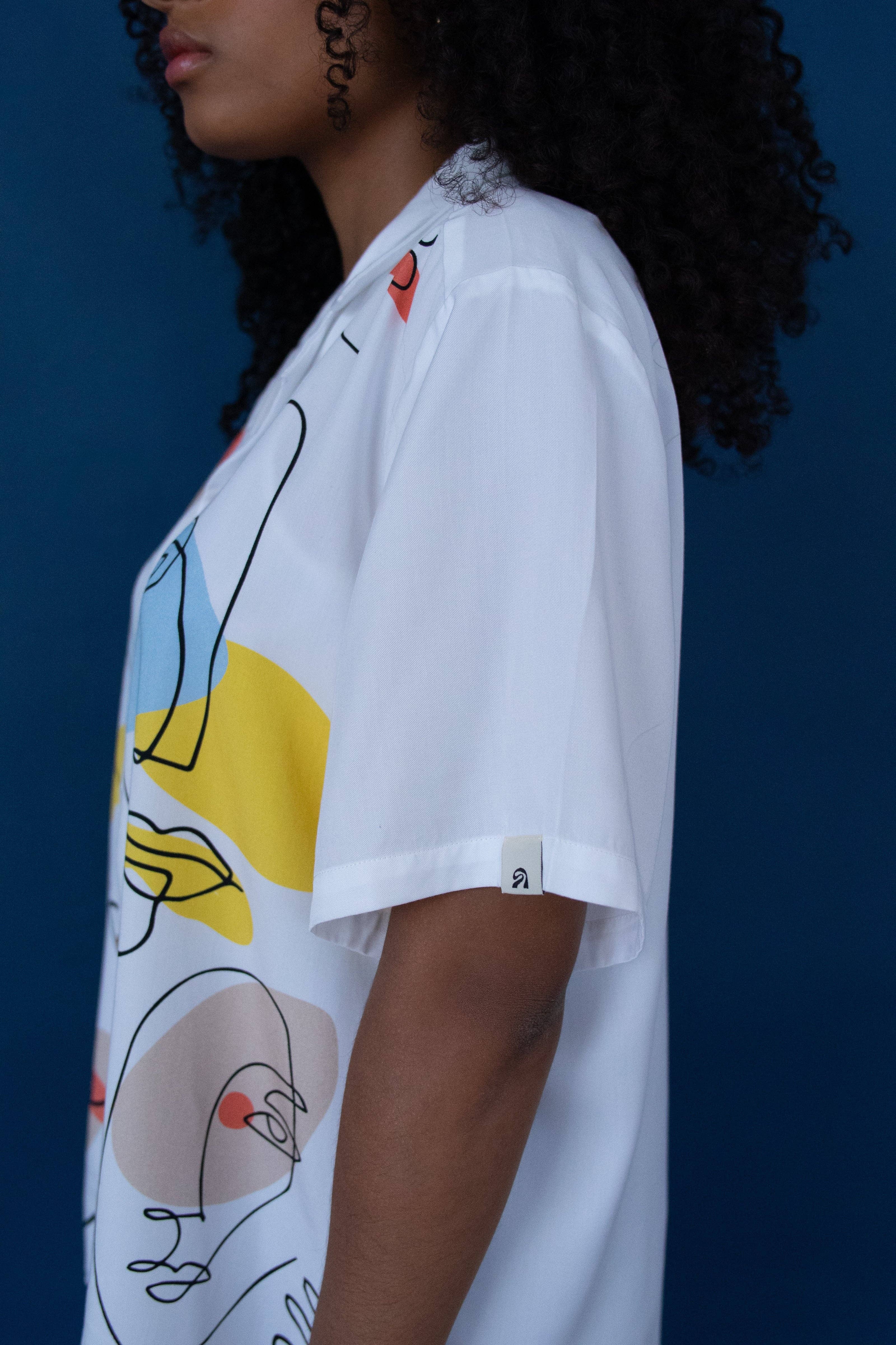 Alvorada Brand - Vente Chemise – unisexe - Chemise blanche avec imprimé « Faces »5