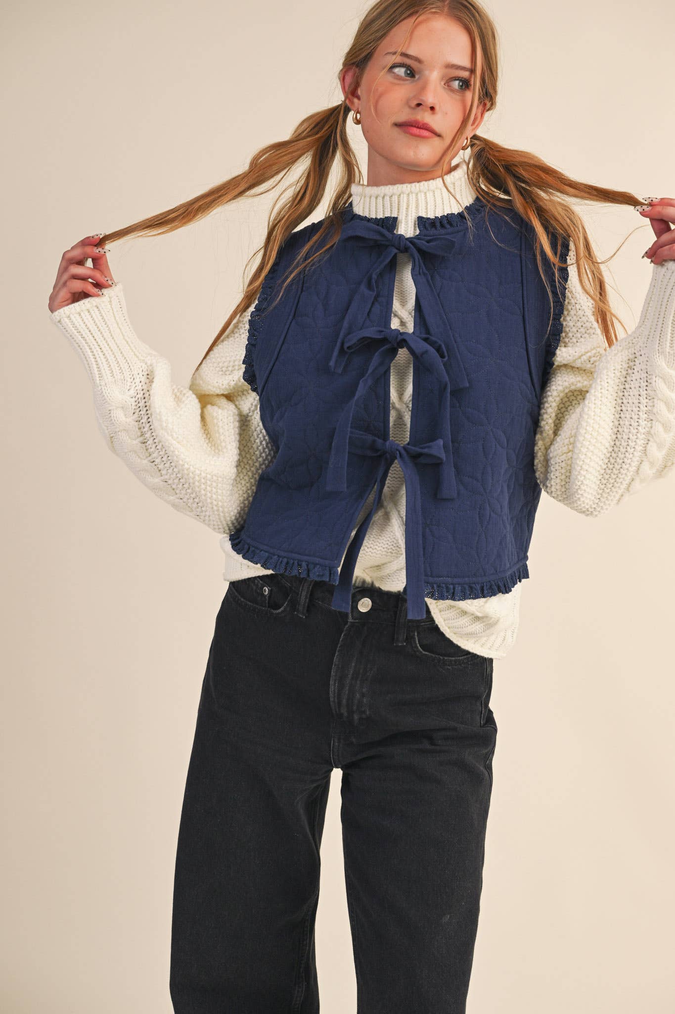 &MERCI - Wholesale Outerwear Vest - Women's - FLORAL QUILTED LACE TRIM BOW TYING VEST MJK41137