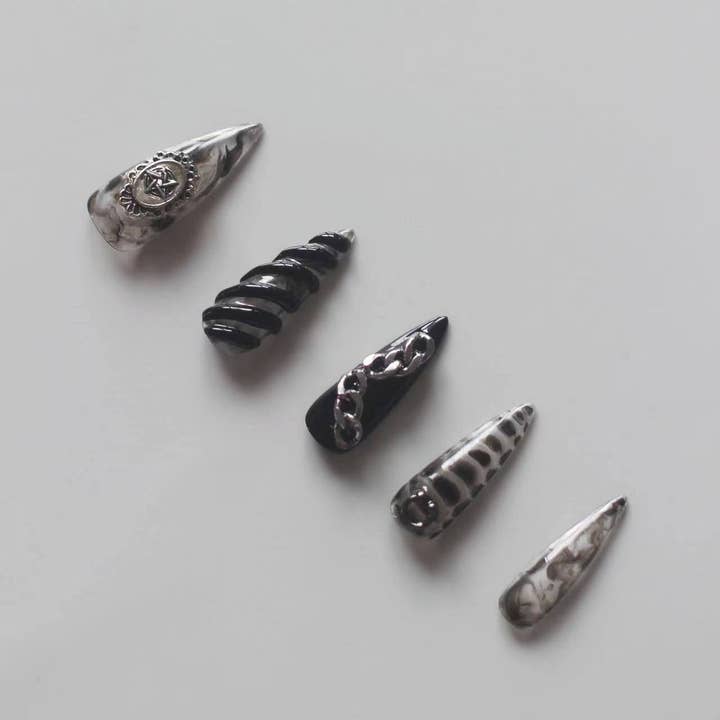 vibeficant - Wholesale Press-On/Fake Nails - Black Handmade Gel Press on Nails Long Stiletto Silver Star Badge Design1