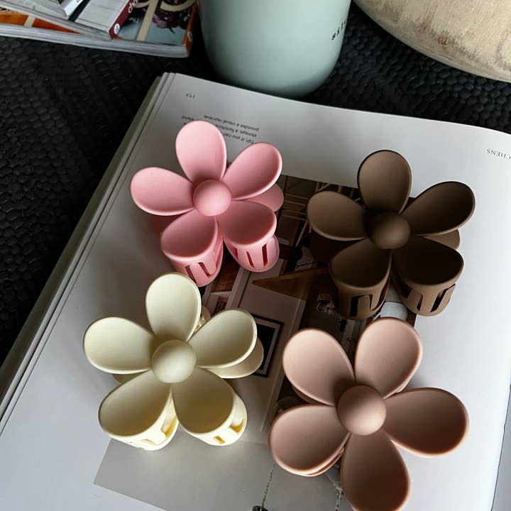 Frosting Company - Wholesale Hair Clip - Women's - Large Flower Hair Claw Clips