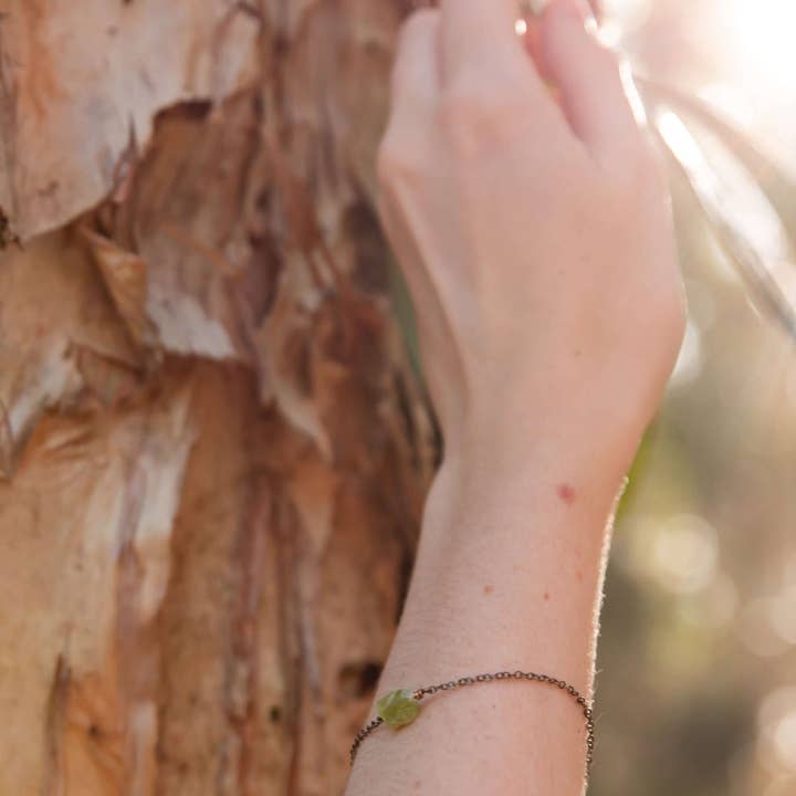 Luna Tide - Wholesale Charm/Dangle Bracelet - Raw Peridot Crystal Nugget Bracelet5