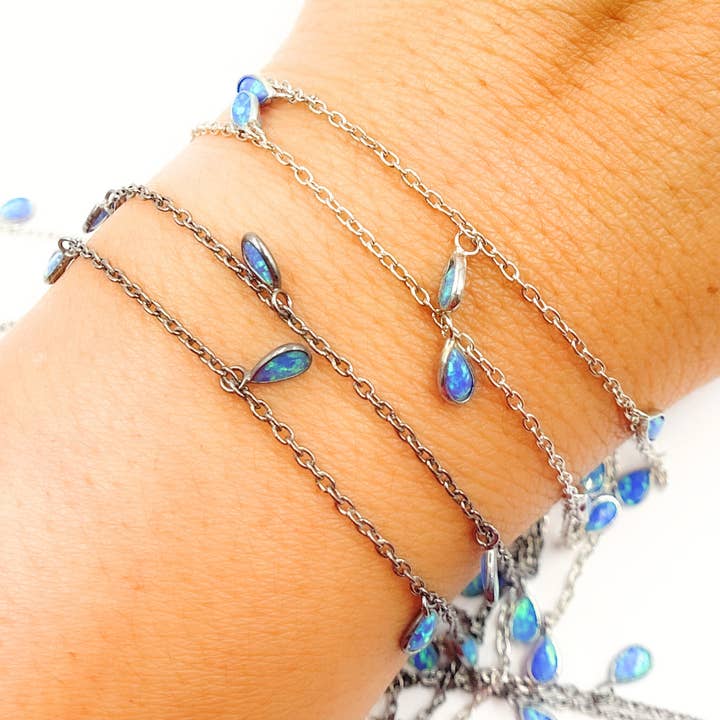 Jewels & Chains – wholesale Kedjehalsband – Skapad blå opal tårdroppsformad dingelkedja. CBO54