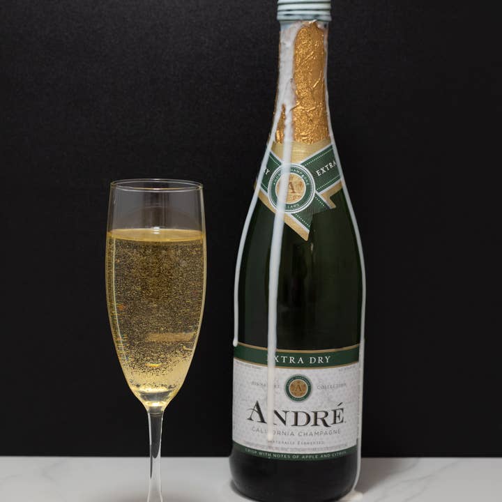 Just Dough It! Fake Foods - Wholesale Tafelbladdecoratie - Halfgevulde nepchampagnefles