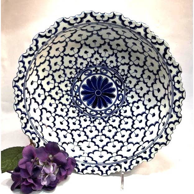 Cuenco redondo espectacular con diseño de piña para venta al por mayor de Sea Island Imports, Inc.