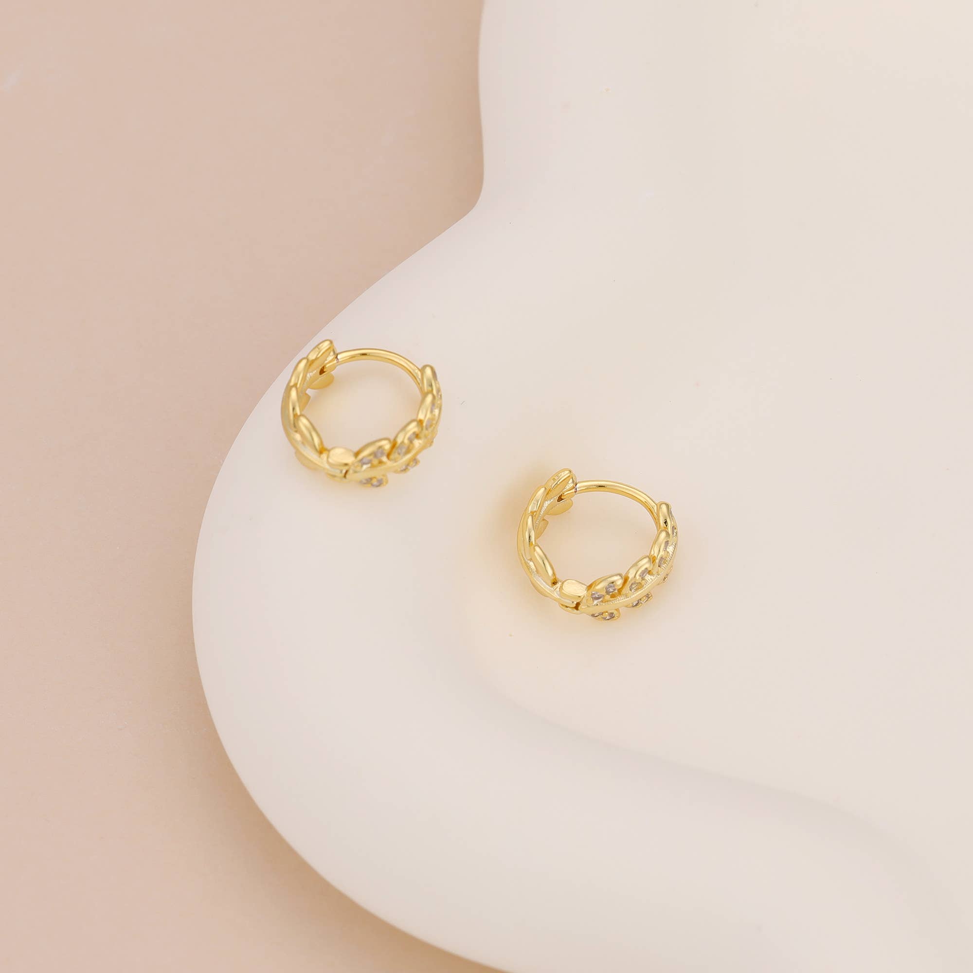 Melange Blanc - Vente Petits anneaux - Boucles d'oreilles huggie feuille d'or E043, boucles d'oreilles créoles feuille9