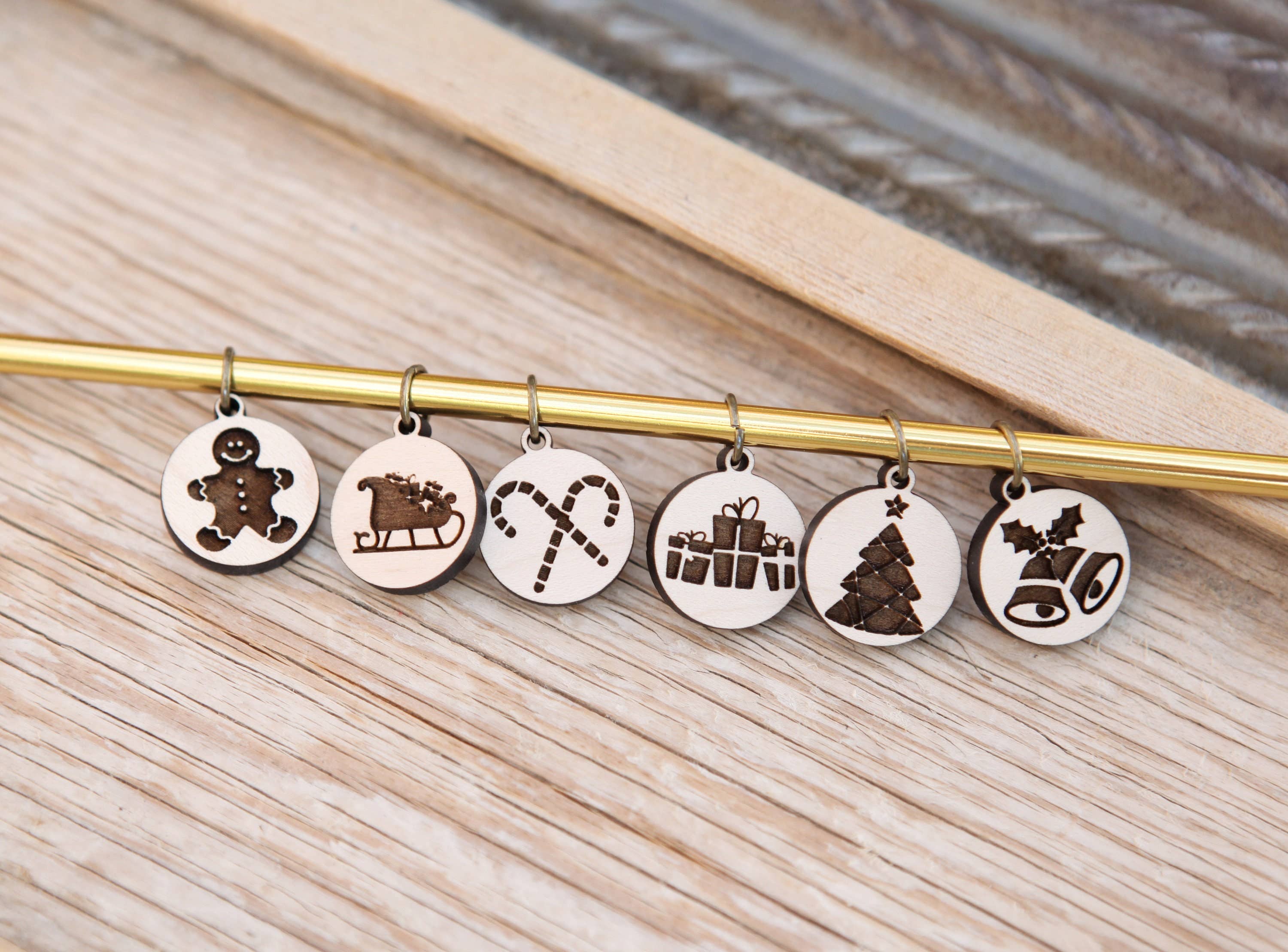 Sunrise Grove - Wholesale Knitting/Crochet Supplies - Maple Wood Knitting Stitch Markers Christmas Set of 63