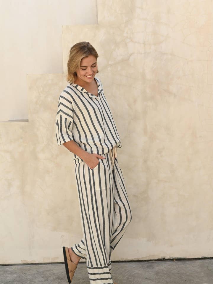 AMIRA Collective - Wholesale Blouse - Women's - Emmi Stripe Linen 3/4 Top