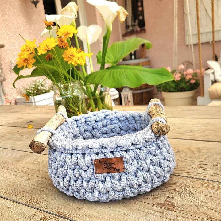 Naturalmarjory – wholesale Basket – Crochet and driftwood basket