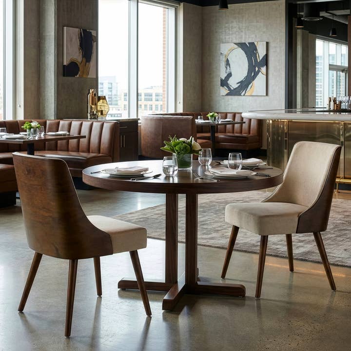 Glamour Home - Vente Chaises - Ensemble de 2 chaises en tissu beige Esmy avec dossier en bois courbé noyer8