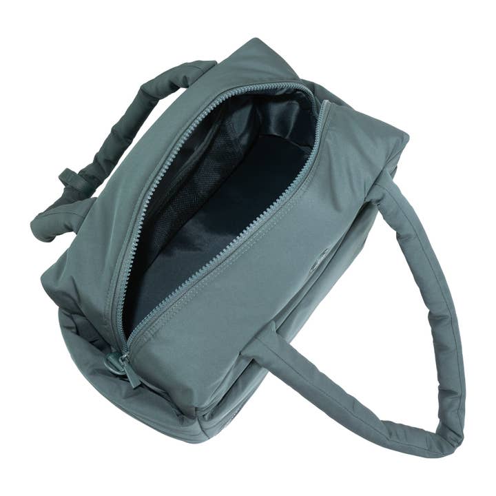 Magid - Wholesale Weekender Bag - Women's - Joan & David 18 Inch High Density Sport Nylon Drop Bottom Duffel Bag8