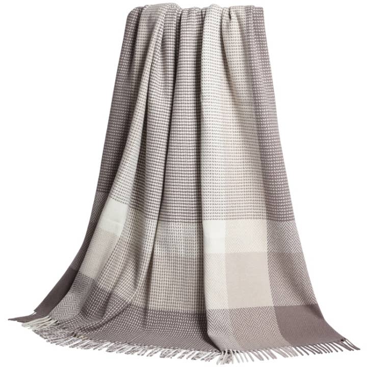 Foxford Dún Briste Plaid in Cashmere e Lana d'Agnello per la vendita all'ingrosso da parte di FOXFORD