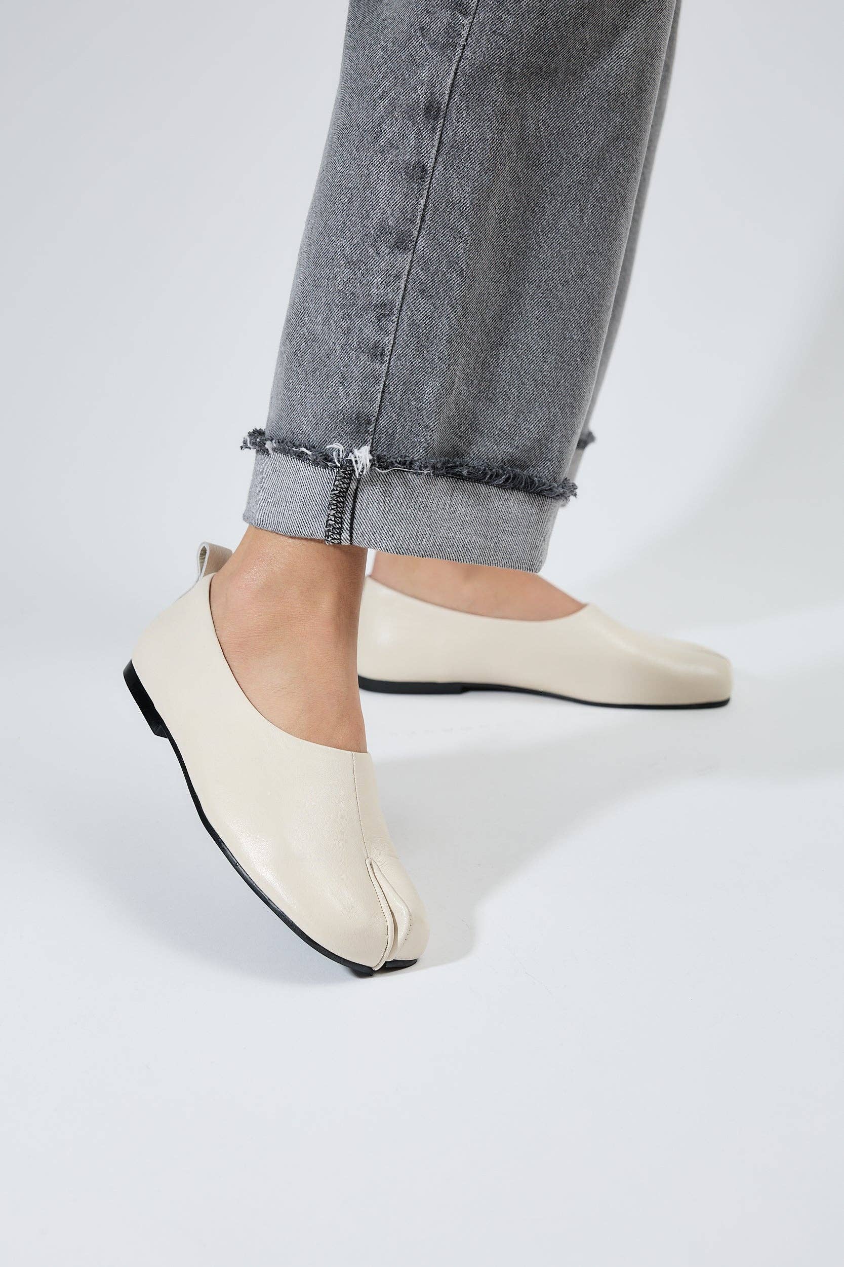 LONZA SHOES - Wholesale Flats - Women's - Akaste White4
