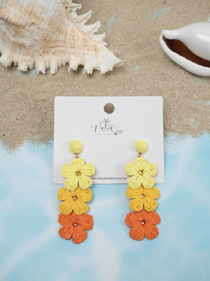 Boucles d'oreilles Trio de Fleurs en Raphia - Orange pour la vente par Nakoa The Label