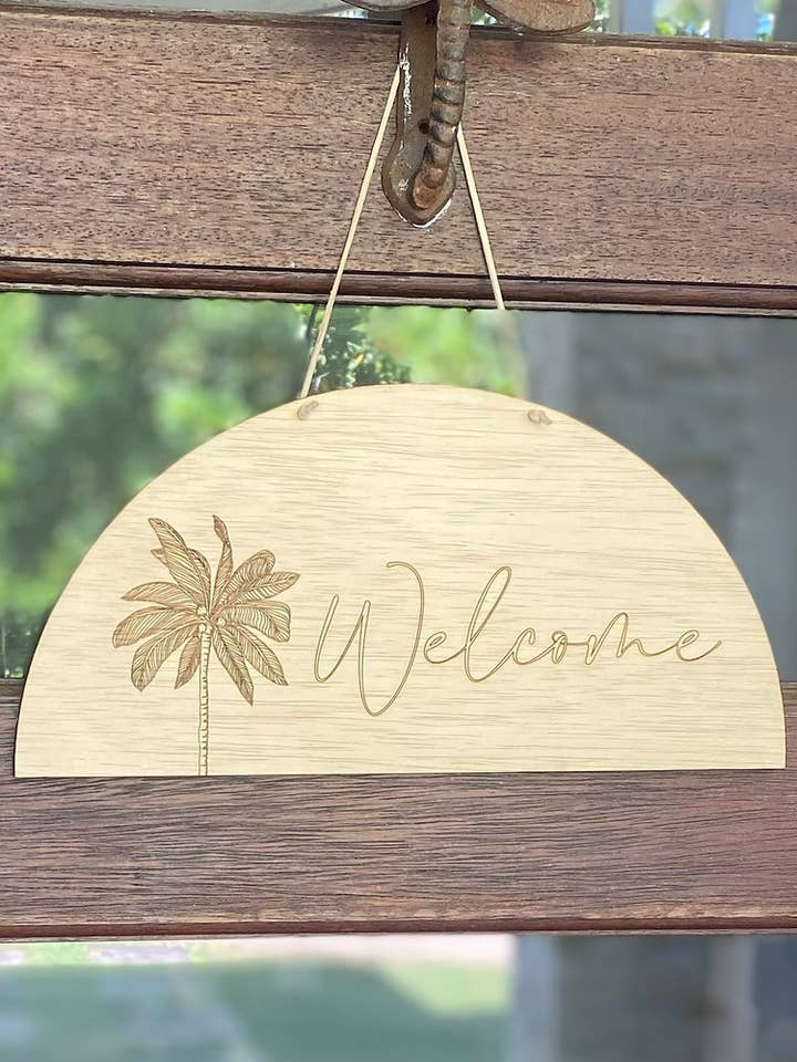 Palm Tree Welcome Arch Hangbord voor wholesale door Kai and Co