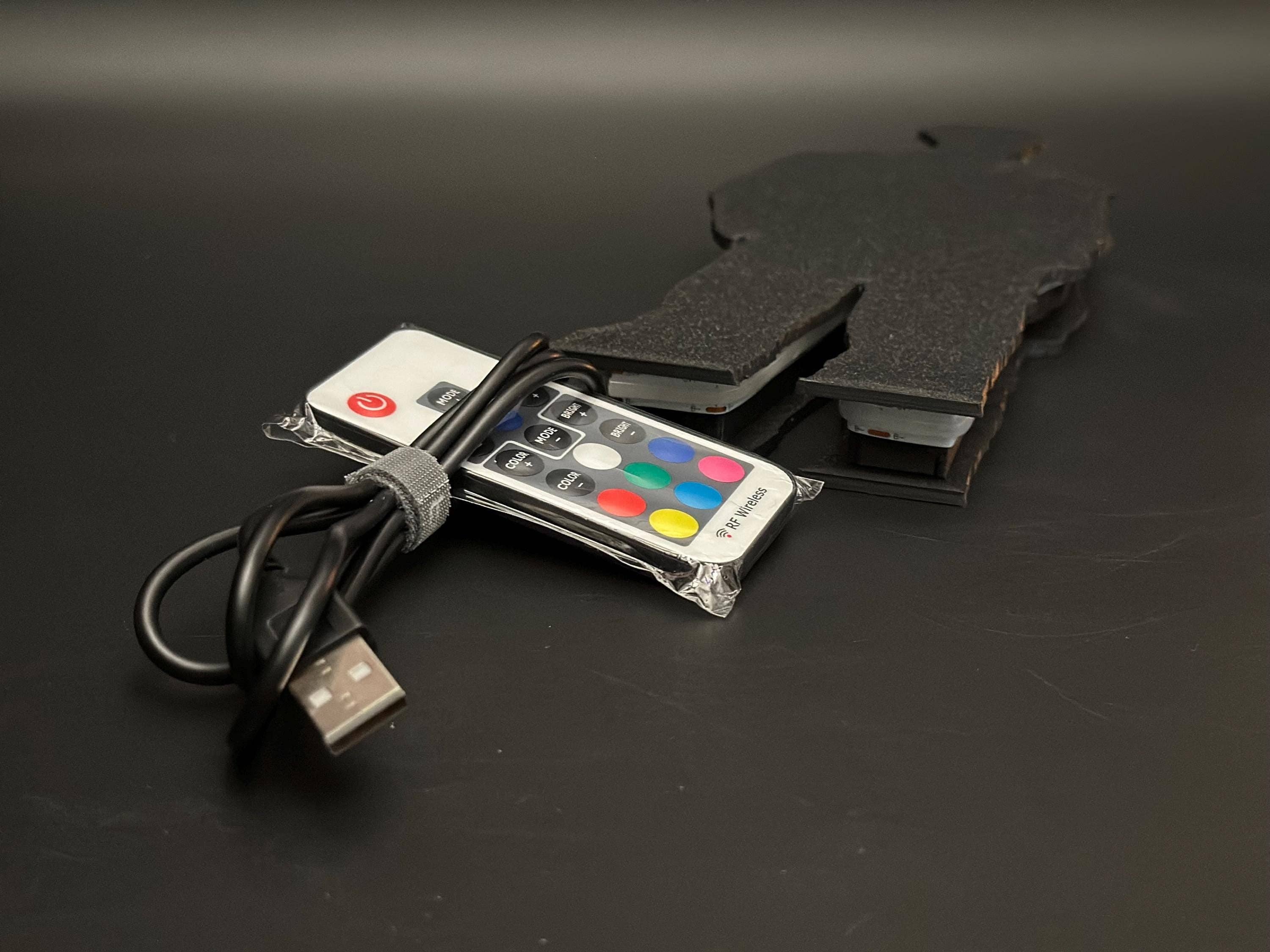 <3 Studio – Großhandel Akzent-/Schreibtischleuchte – Bang Chan LED-Silhouettenlampe: Farbwechselnde K-Pop-Dekoration, Stray Kids Raumlicht, Fan-Geschenk9