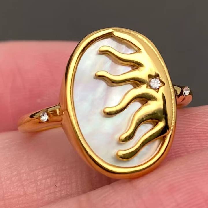 Mio Queena - Wholesale Cocktail/Statement Ring - Inlaid Shell 18K Gold Plated Stainless Steel Sun Ring-FGS/MS0
