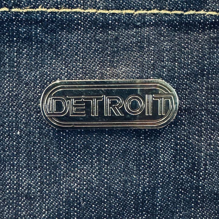 Alfiler esmaltado - Detroit Wrap para venta al por mayor de Detroit Shirt Co.