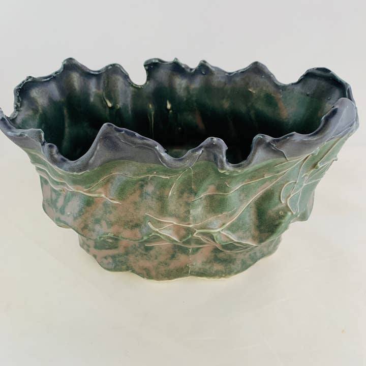 Mikkusu Art and Decor - Wholesale Plant Pot - Ruffles Planter1