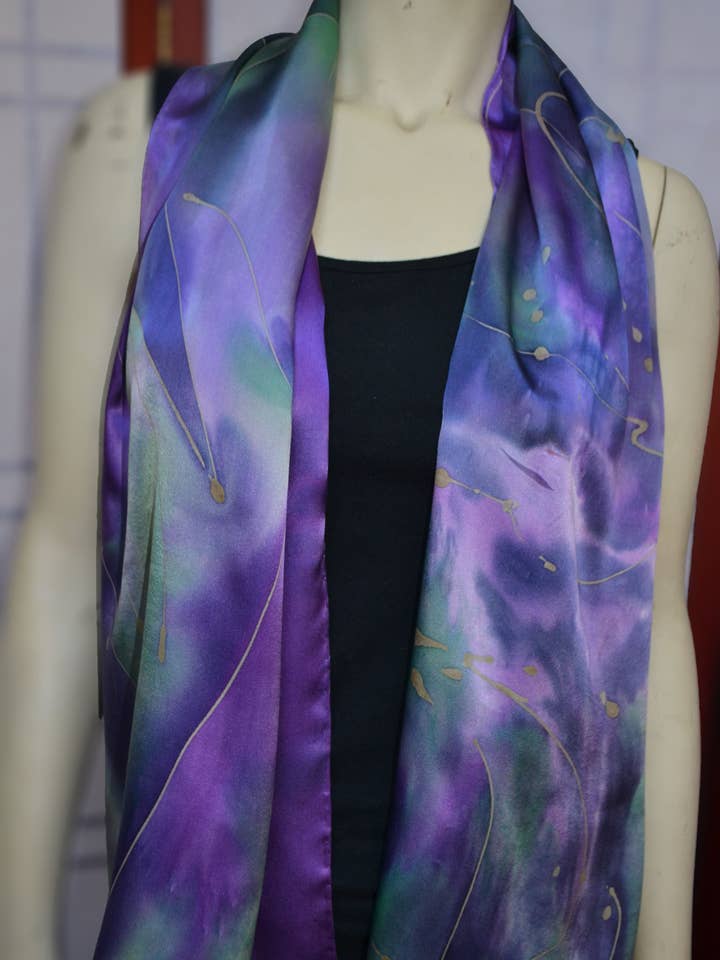 Champs de lavande pour la vente par Poshaq Hand Painted Silk