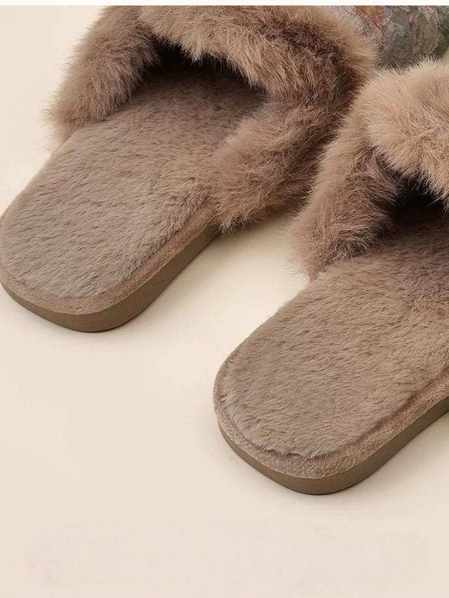 Lian Collection – wholesale Slippers – Women's – Silk Winter Slippers – Faux Fur‑Lined Silk Mules, Impressionist Art Print, Indoor Gift Slippers3