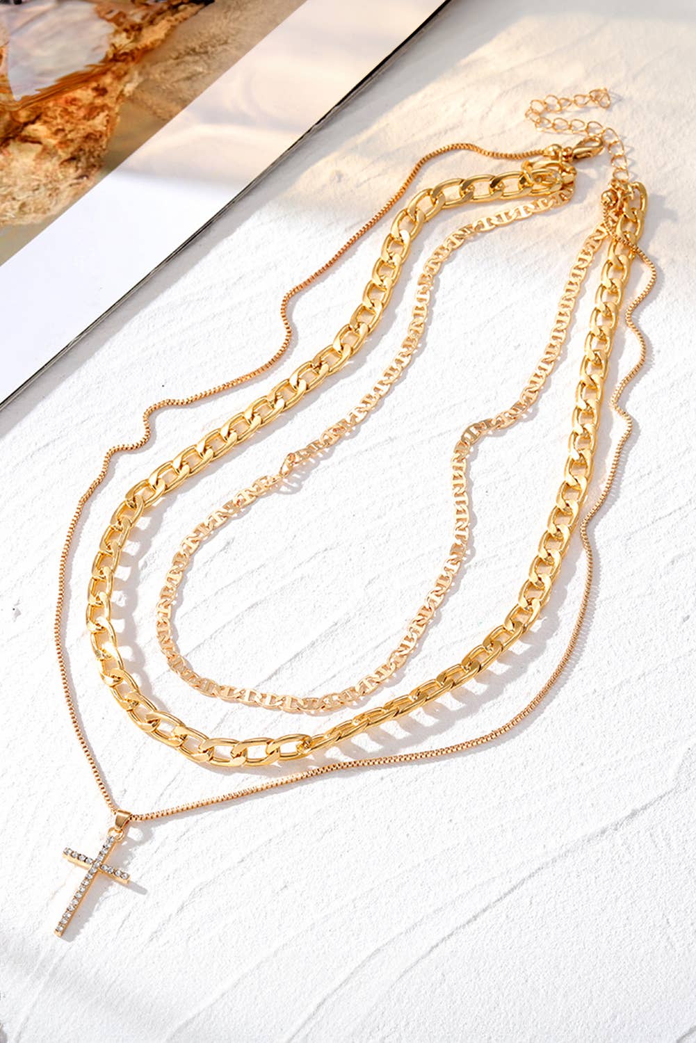 1 the Woman - Vente Colliers à pendentif - Collier à chaînes superposées avec pendentif croix plaqué3