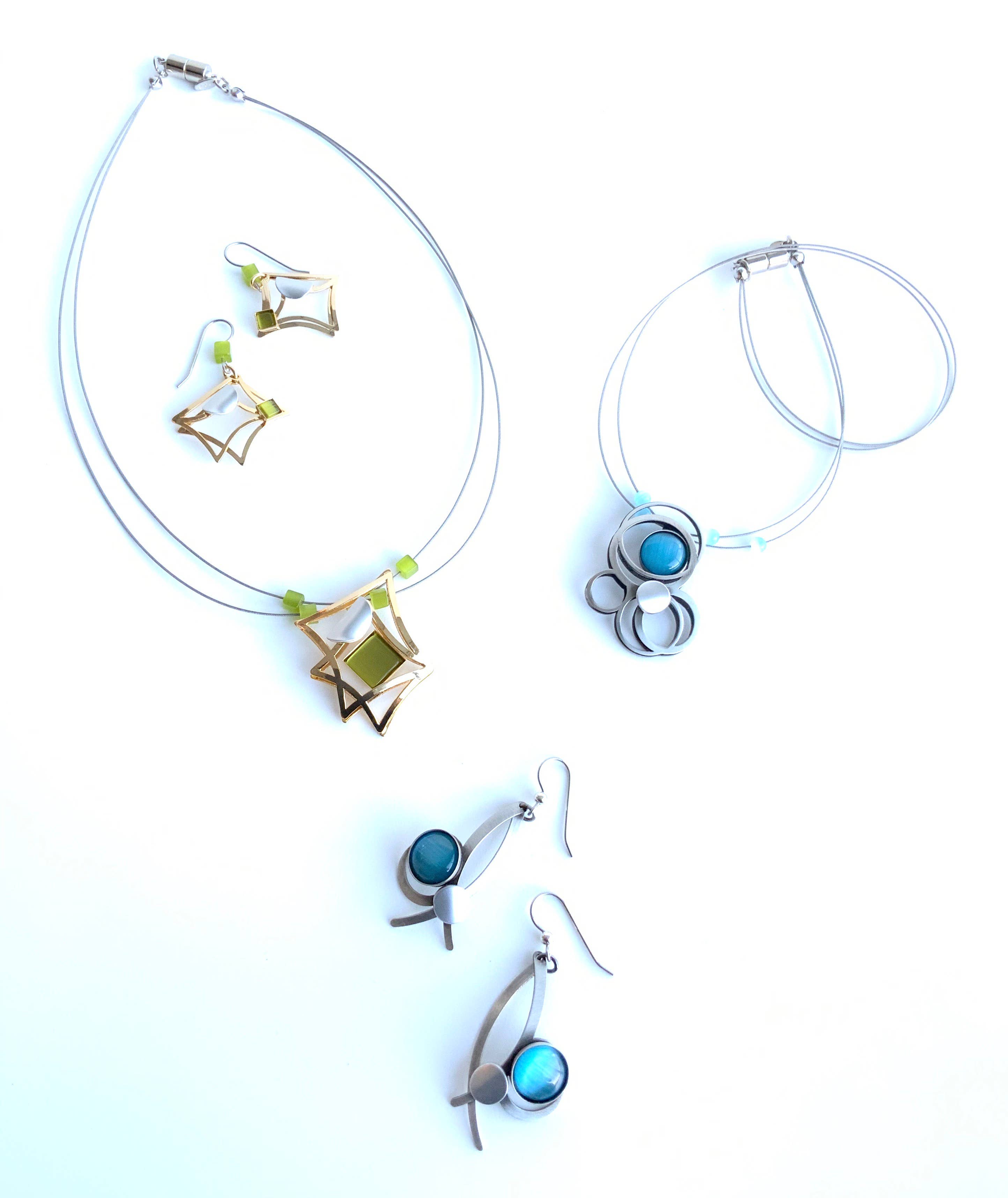 Christophe Poly / Crono Design - Vente Parures de bijoux - ENSEMBLES Préemballés (DFY1) - 6xColliers17'' & Ensembles d'Oreilles & Présentoirs Gratuits36