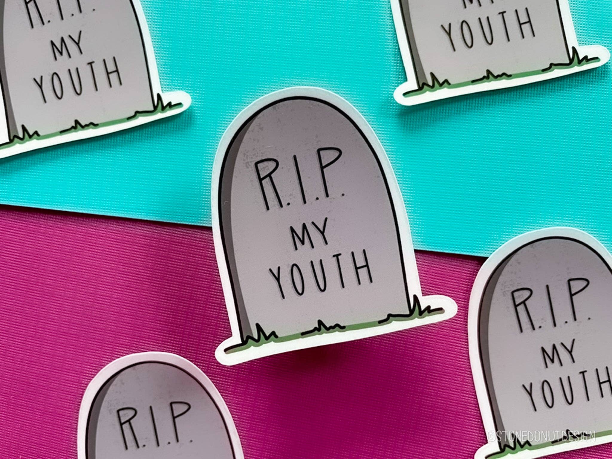 Stone Donut Design, LLC – Großhandel Aufkleber – RIP My Youth Vinylaufkleber4