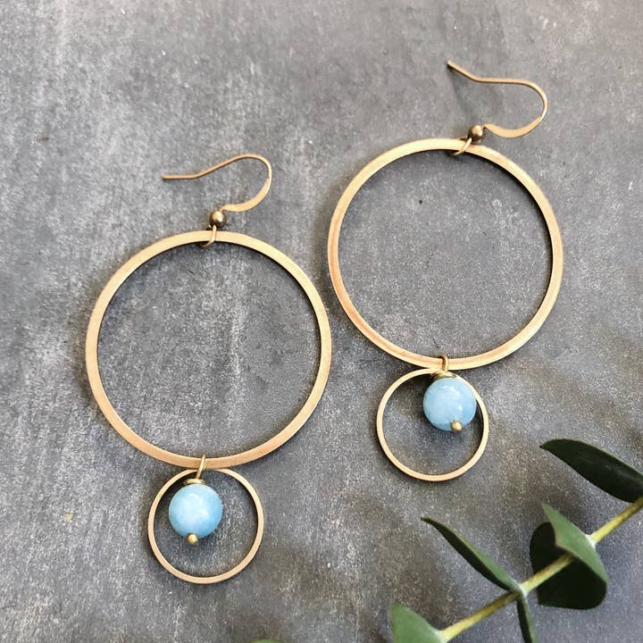 Belmont Oorbellen - Aquamarijn & Messing voor wholesale door GeoMetricGem