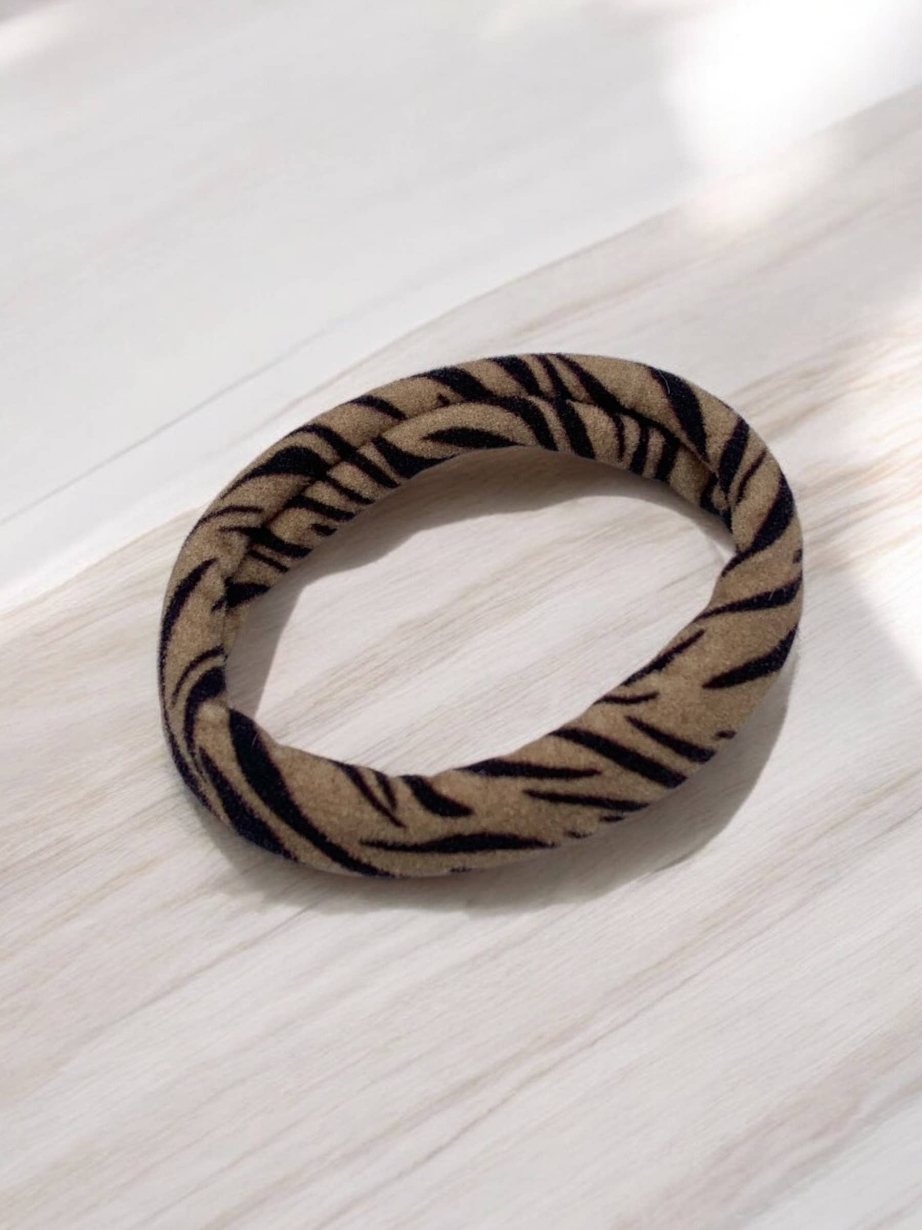 BYREN | ÉLINE L'ATELIER - Vendita all'ingrosso Scrunchie - Donna - Fascia per capelli con stampa animalier TT032