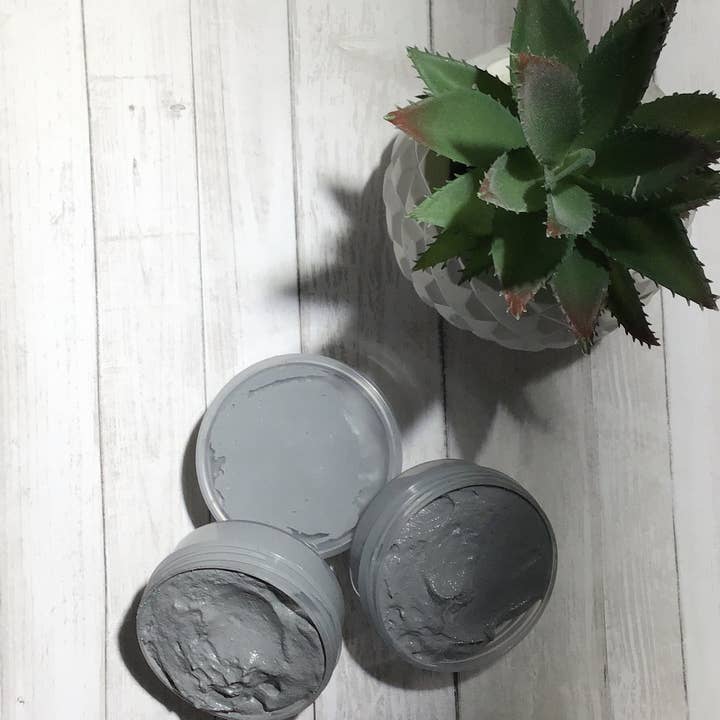 Holzkohle-Gesichtsreiniger für den Großhandel von B'Yonne Essentials