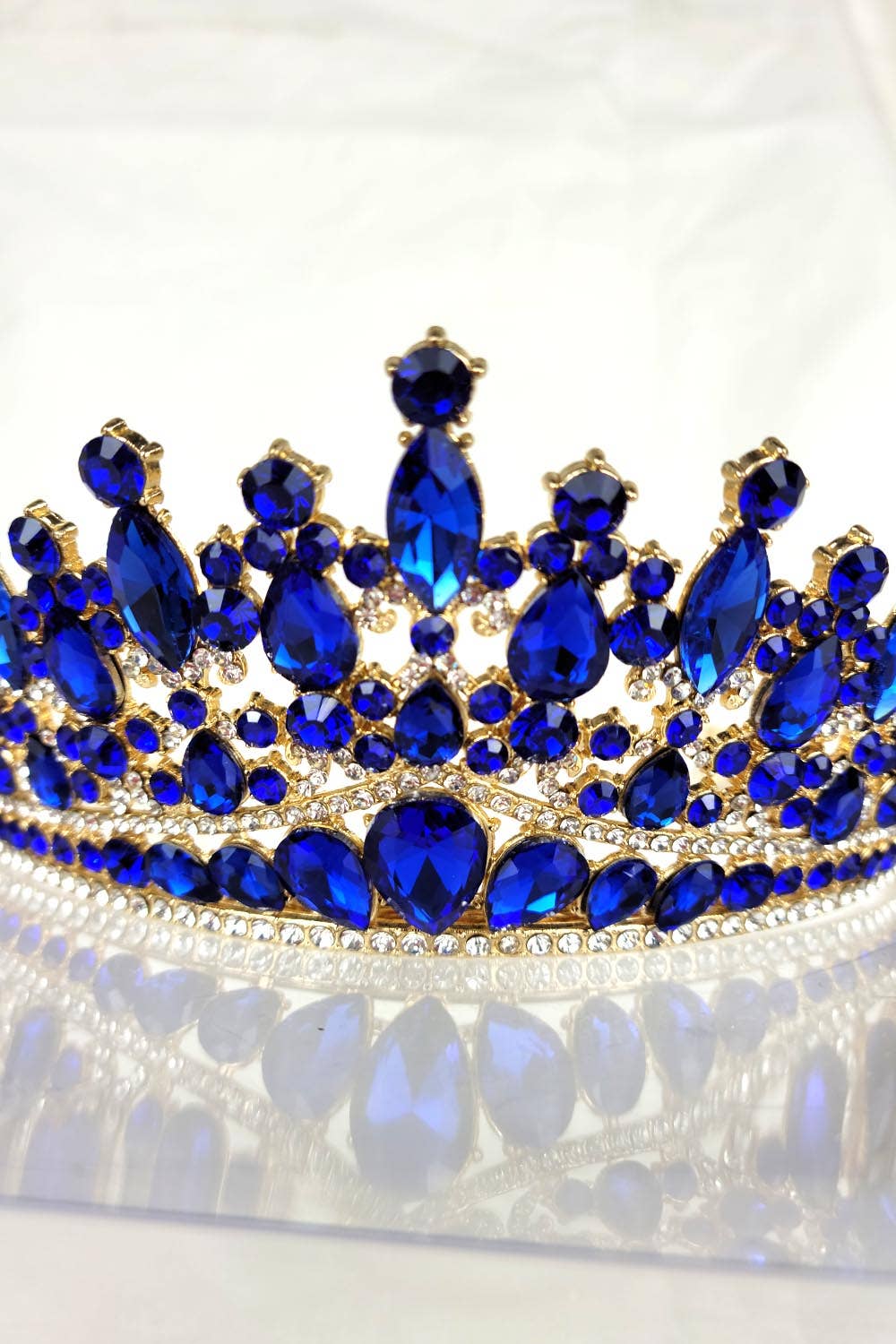 Chicas - Wholesale Tiara - Women's - One Size Fits All Tiara With Jewels HT93229